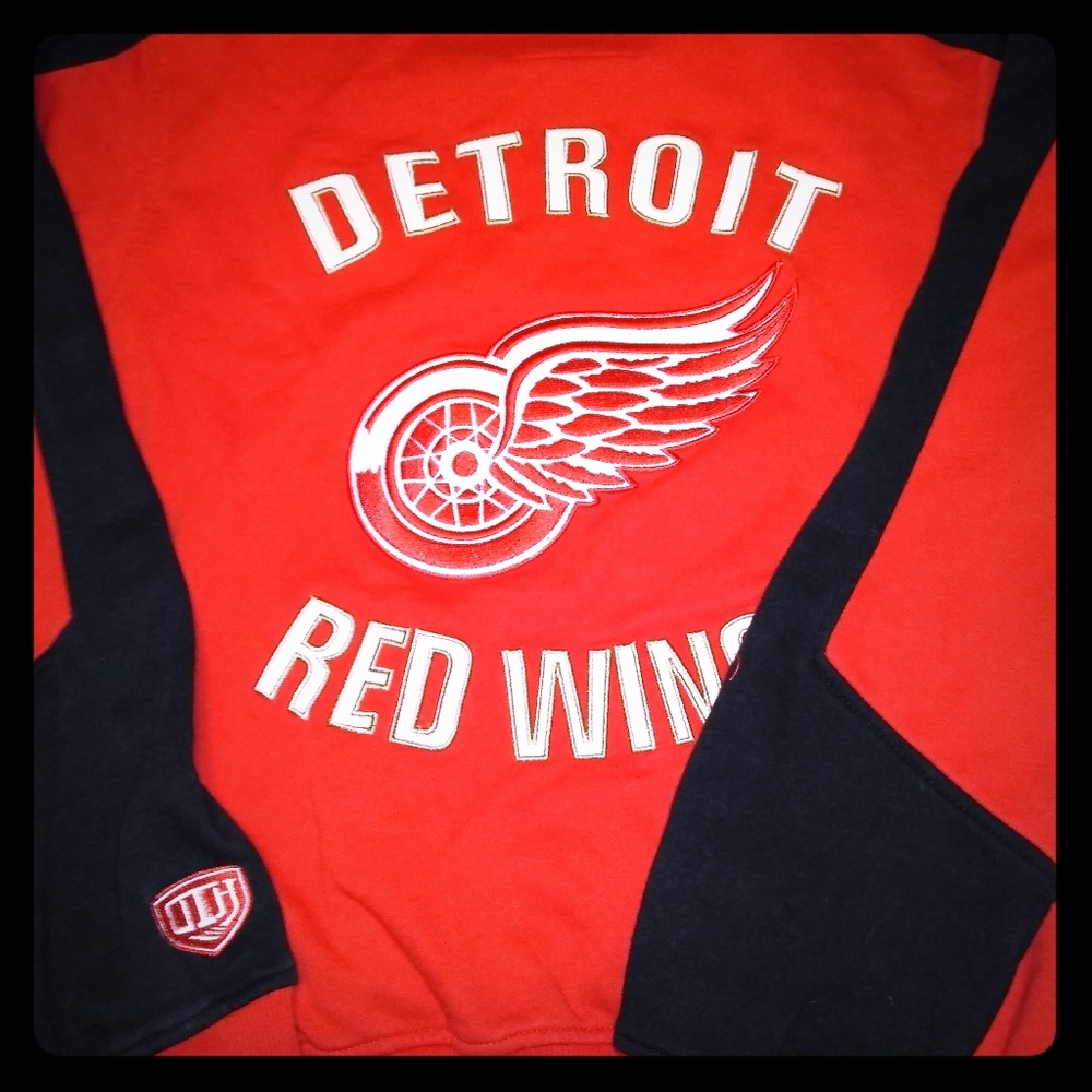 Detroit red wing sweater